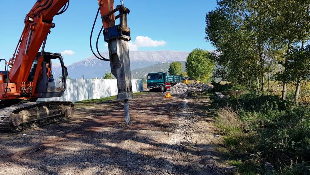 Nisin shpronesimet per rikonstruksionin e rruges Pogradec - Tushemisht